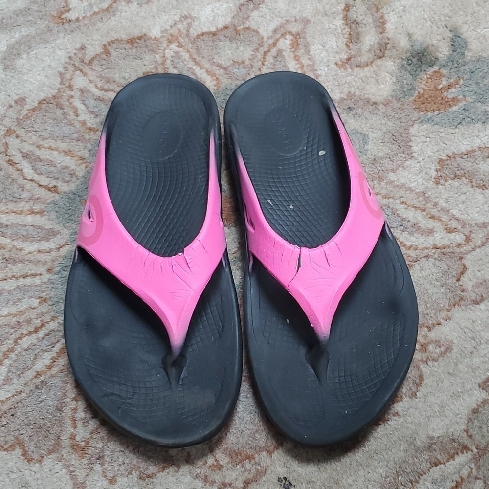 OOFOS  recovery flip flop sandal